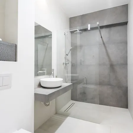 Northside Luxe 2br 公寓