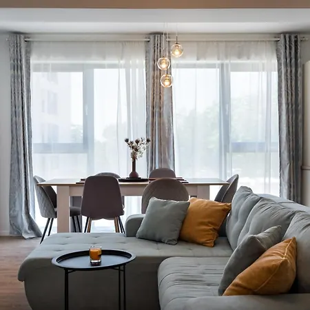 Northside Luxe 2br * 布加勒斯特