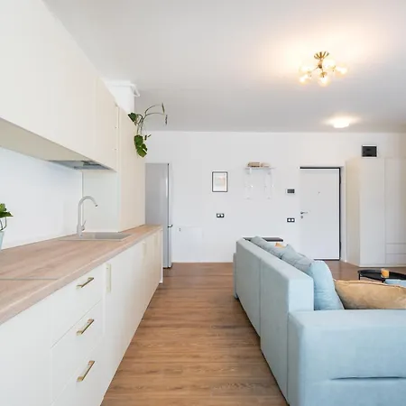 Northside Luxe 2br * 布加勒斯特