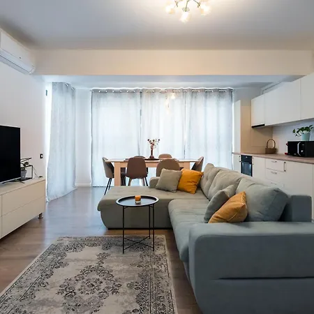 Northside Luxe 2br * Bucharest