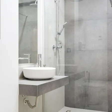 Northside Luxe 2br Bucharest