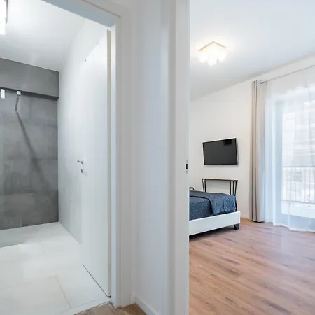 Northside Luxe 2br Apartment Bucharest
