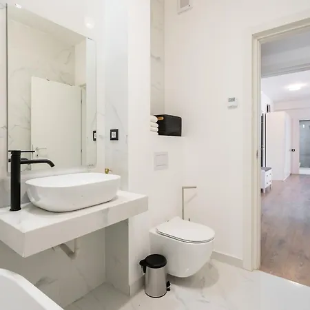 Northside Luxe 2br 公寓 布加勒斯特